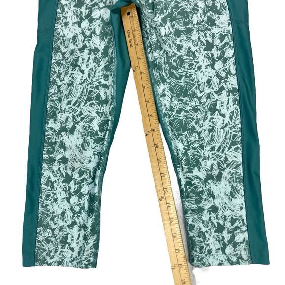 Under Armour Capri Leggings Womens M Green Athleisure Yoga Stretchy Gym Pull On - Picture 12 of 16